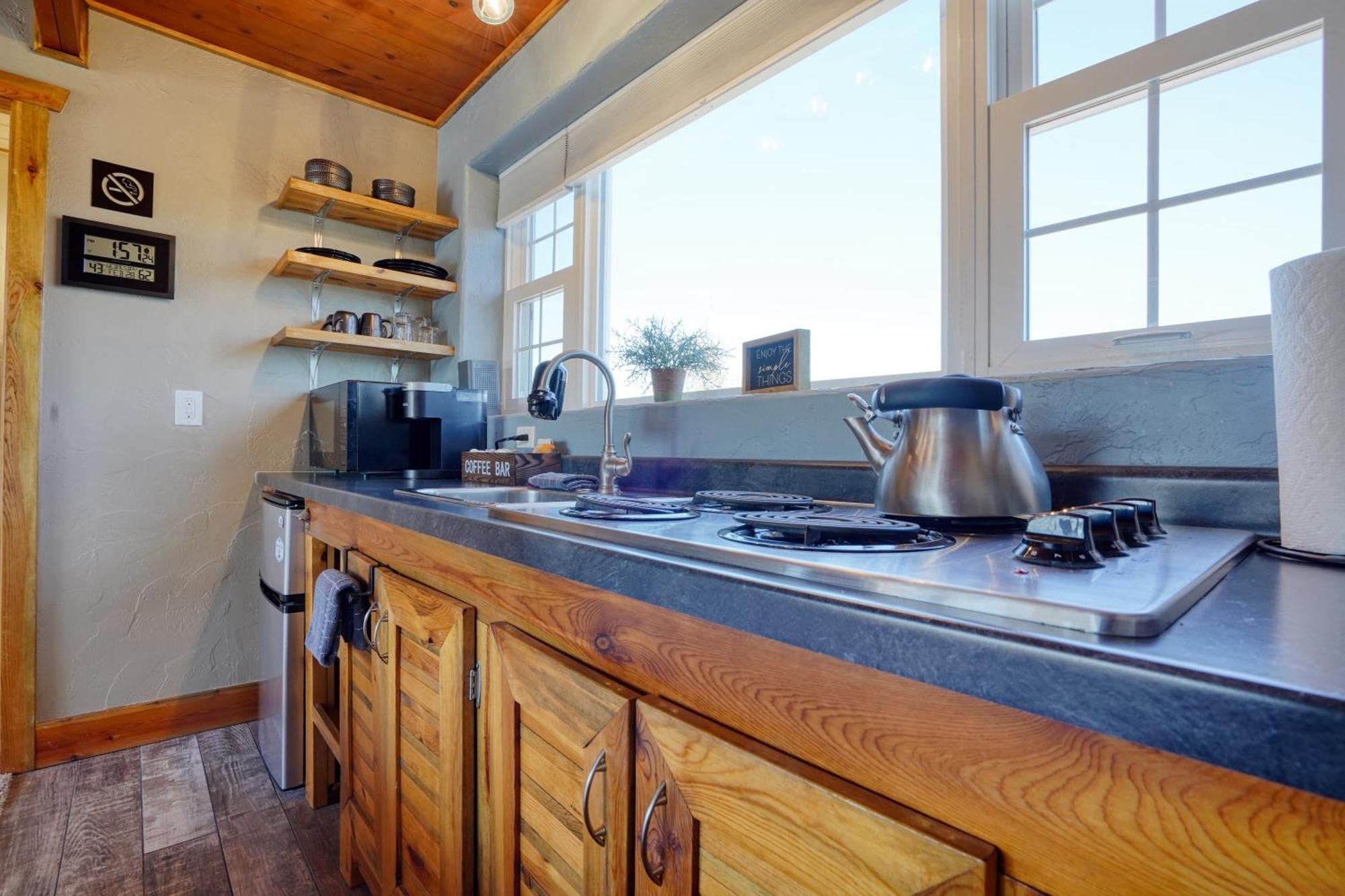 Sunrise Cabin At Highland Meadows Хот Спрингс Екстериор снимка